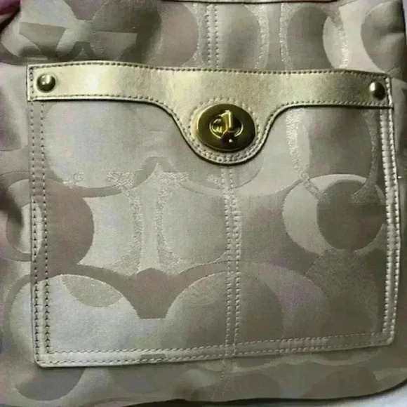 👜👛 NWOT Coach Penelope Optic Metallic Gold Signature F18478 Cream and Tan - Picture 7 of 10